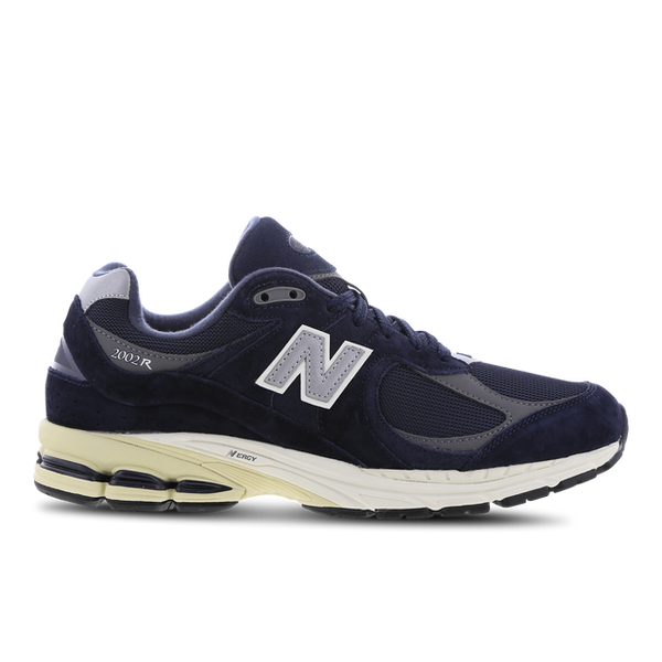 New Balance 2002R Sneakers Synthetics, Textile Black