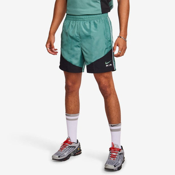 Nike Swoosh Shorts Green