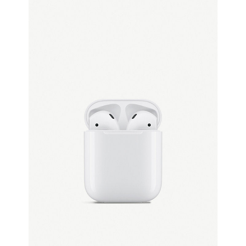  Apple AirPods with Charging Case