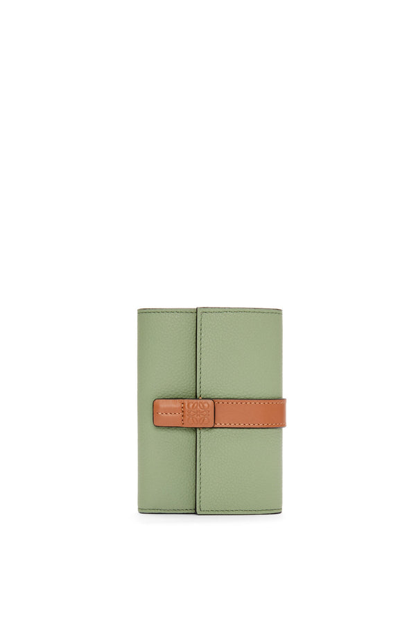 Small vertical wallet in soft grained calfskin