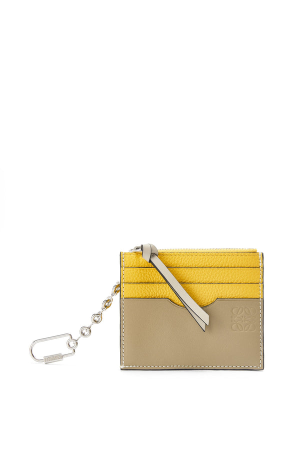 Square cardholder in soft grained calfskin with chain