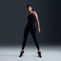 Mallas de 7/8 de tiro alto de sujeción suave para mujer Nike Zenvy - Negro