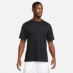 Playera versátil de manga corta para hombre Nike Primary - Negro