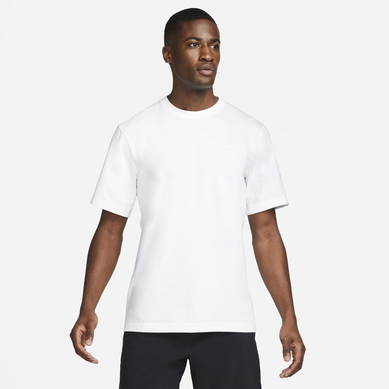 Playera versátil de manga corta para hombre Nike Primary - Blanco