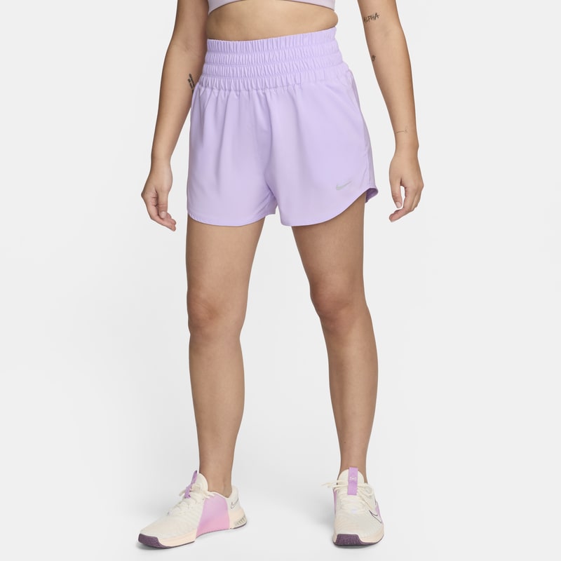 Shorts con forro de ropa interior Dri-FIT de tiro ultraalto de 8 cm para mujer Nike One - Morado