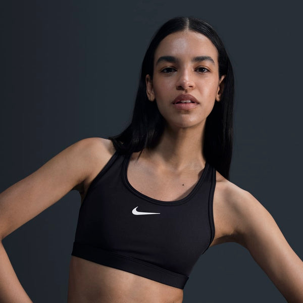 Bra deportivo con almohadillas para mujer Nike Swoosh Medium Support - Negro