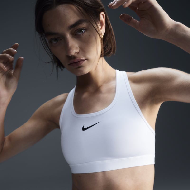 Bra deportivo con almohadillas para mujer Nike Swoosh Medium Support - Blanco