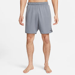 Shorts versátiles sin forro Dri-FIT de 18 cm para hombre Nike Totality - Gris