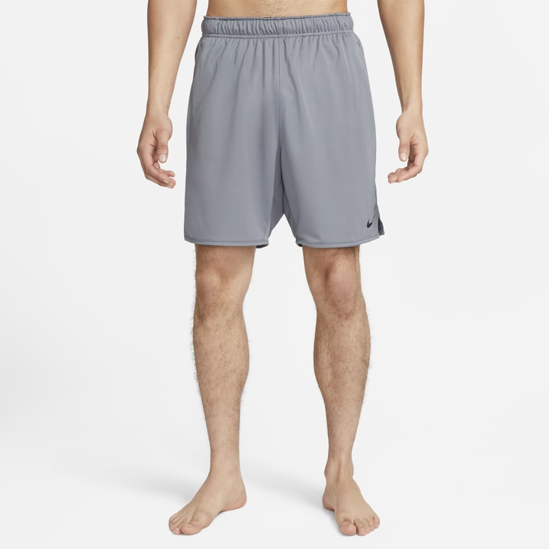 Shorts versátiles sin forro Dri-FIT de 18 cm para hombre Nike Totality - Gris