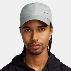 Gorra Swoosh metálica sin estructura Nike Dri-FIT Club - Gris