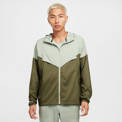 Chamarra de correr Repel para hombre Nike Windrunner - Verde