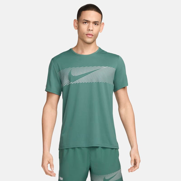 Playera de correr de manga corta Dri-FIT UV para hombre Nike Miler Flash - Verde