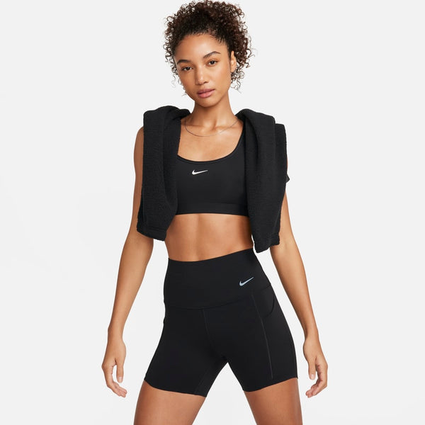 Shorts de ciclismo con bolsillos de 13 cm de tiro alto y media sujeción para mujer Nike Universa - Negro