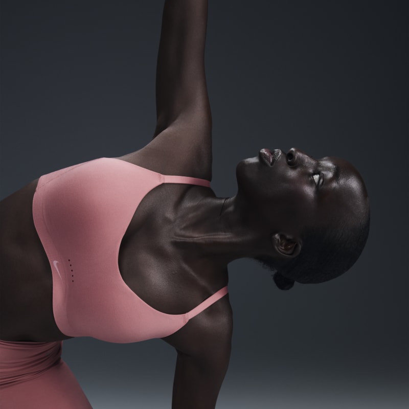 Bra deportivo convertible con almohadillas de baja sujeción para mujer Nike Alate Minimalist - Rosa