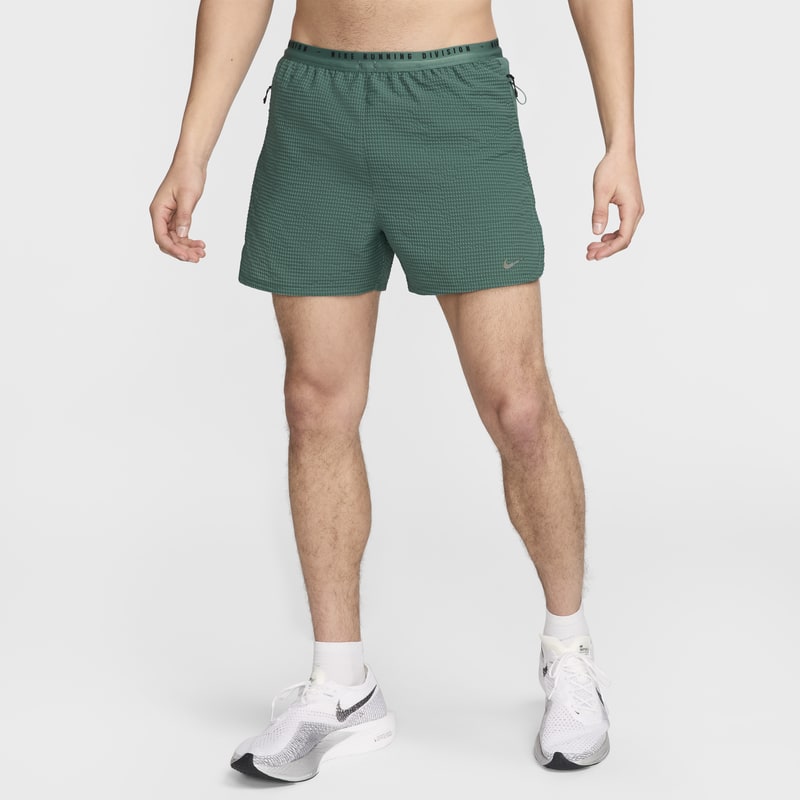 Shorts de correr Dri-FIT ADV de 10 cm con forro de ropa interior para hombre Nike Running Division - Verde