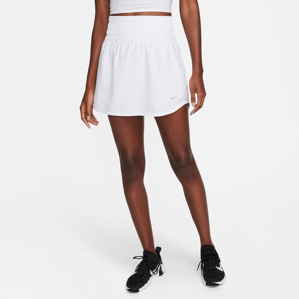 Skort Dri-FIT de tiro ultraalto para mujer Nike One - Blanco