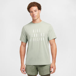 Playera de correr de manga corta Dri-FIT para hombre Nike Rise 365 Running Division - Verde