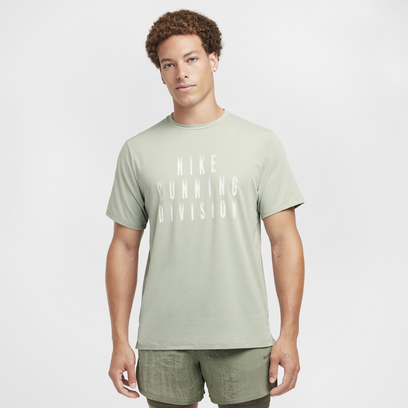 Playera de correr de manga corta Dri-FIT para hombre Nike Rise 365 Running Division - Verde