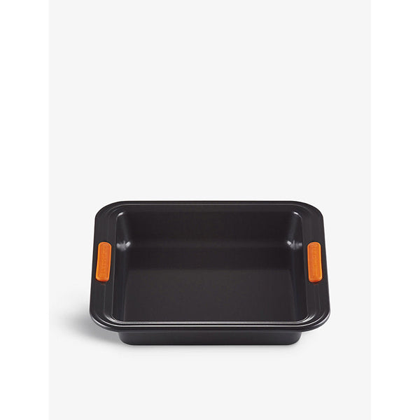 Le Creuset Non-stick square cake tin | LYBSTORE