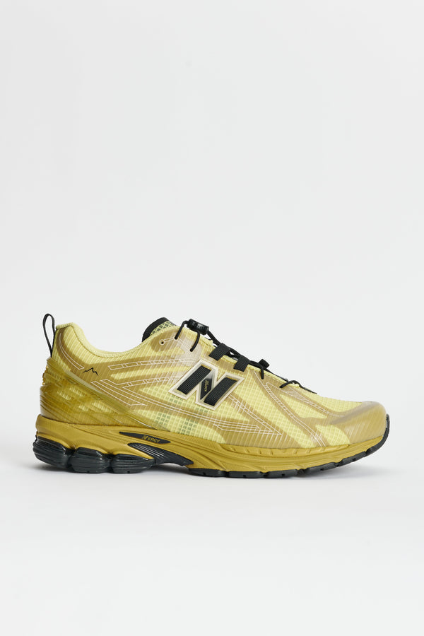 New Balance x Cayl 1906R Yellow / Black Sneakers