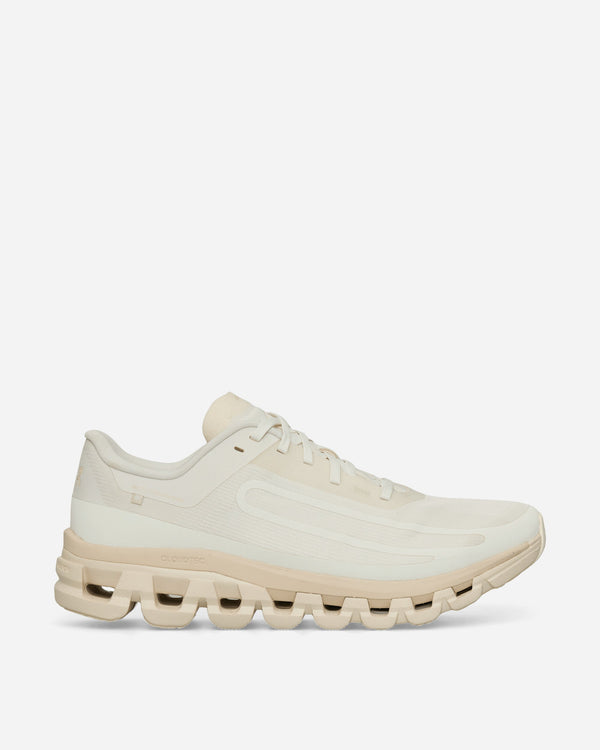 On Cloudflow 4 IKON Sneakers White / Moon