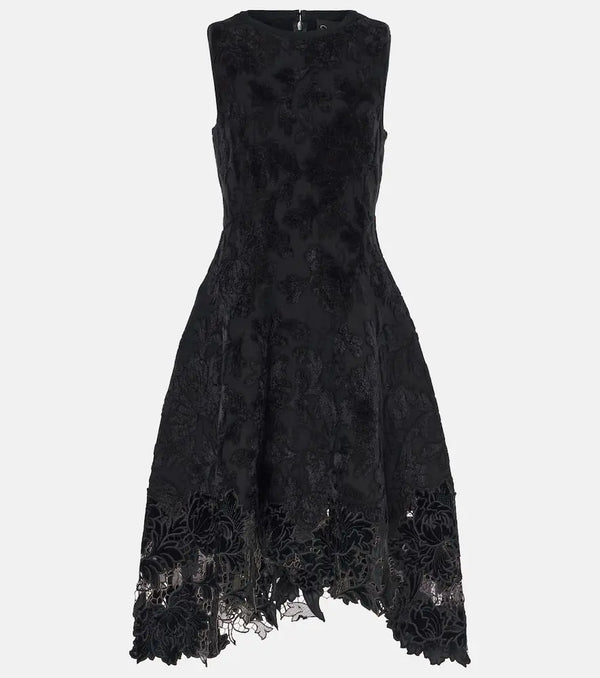 Oscar de la Renta Guipure lace and velvet jacquard gown | LYBSTORE