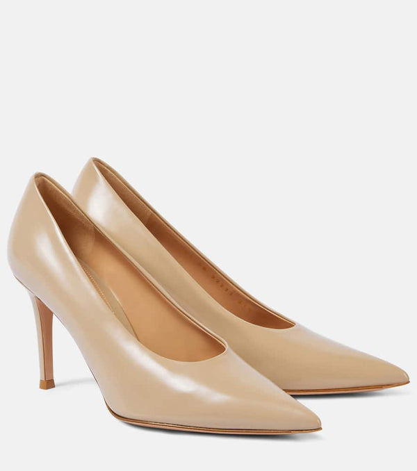 Gianvito Rossi Robbie leather pumps