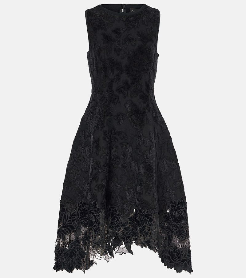 Oscar de la Renta Guipure lace and velvet jacquard gown