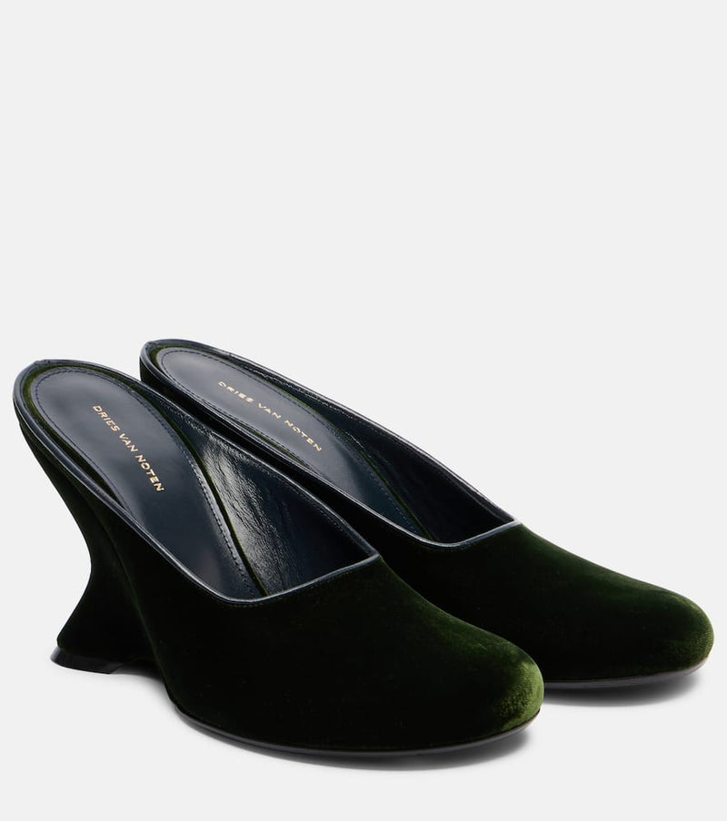 Dries Van Noten 95 velvet wedges