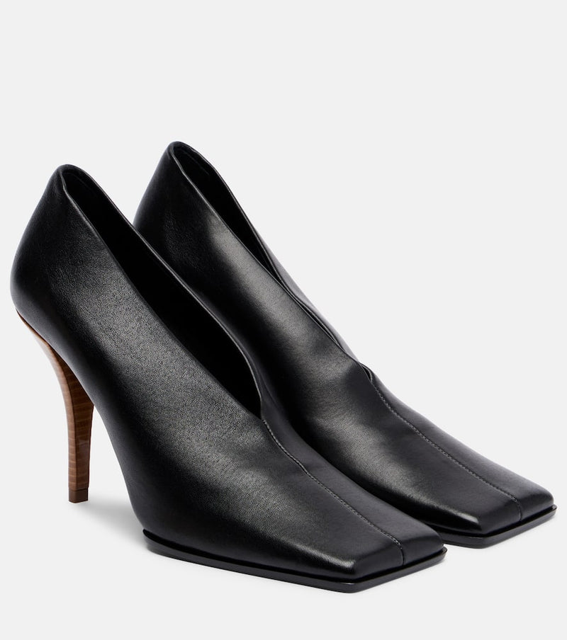 Alaia 90 leather pumps