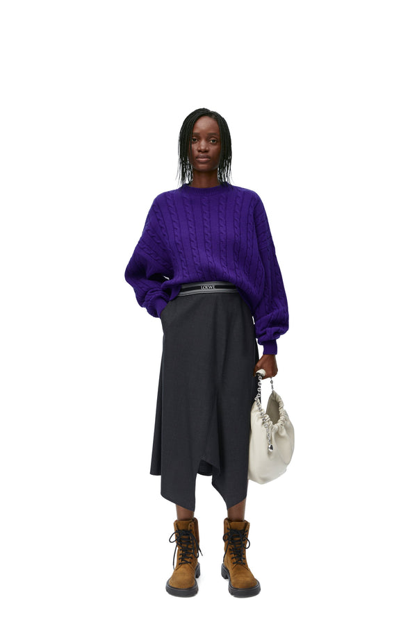 Asymmetric skirt in wool