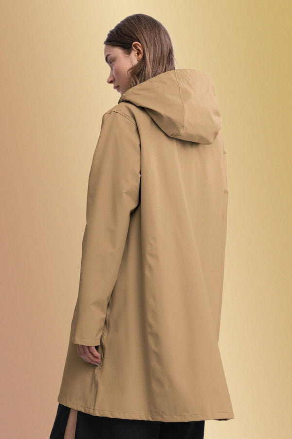 Stutterheim Mosebacke Lightweight Raincoat Sand | Stutterheim