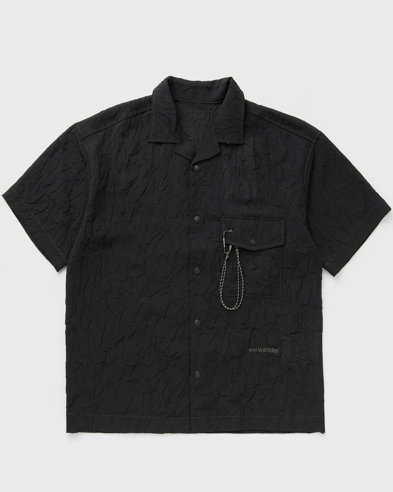 And Wander WASHER PLEATED OPEN SS SHIRT black