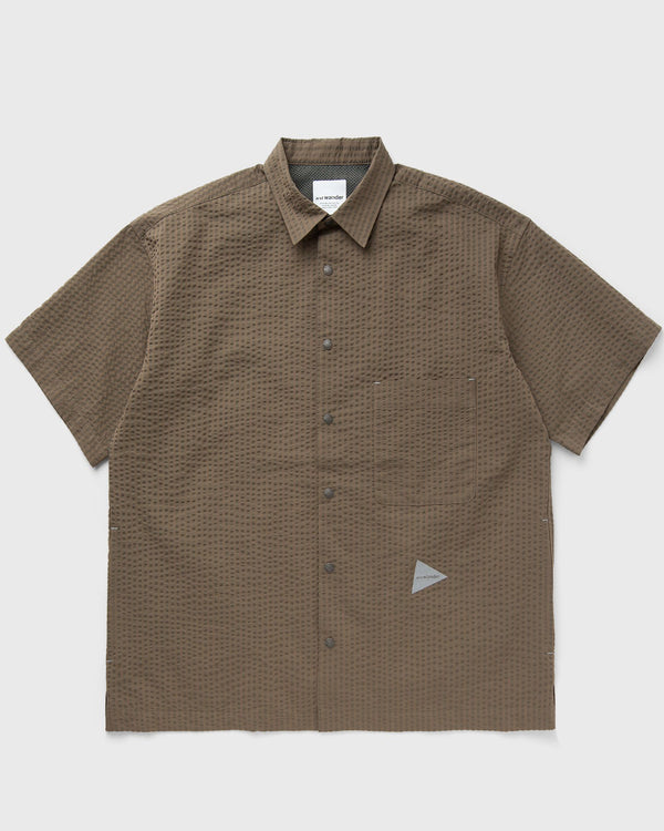 And Wander DRY SOFT SEESUCKER SS SHIRT beige