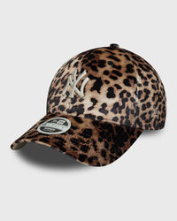 New Era WMNS LEO Velour 9forty Neyyan brown