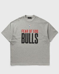 Fear Of God Essentials Bulls 90'S FIT TEE grey