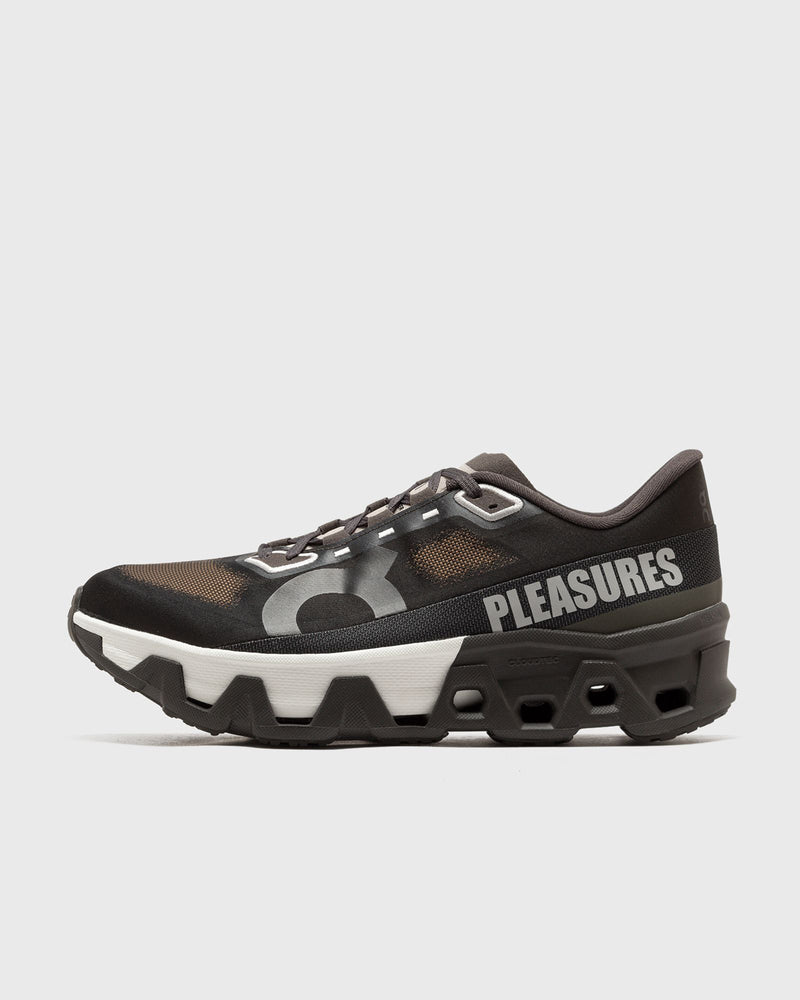 On X Pleasures X The Loop Cloudmonster Hyper black