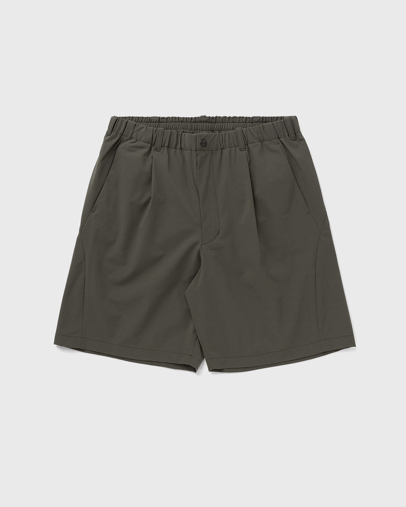 Goldwin One Tuck Light Stretch Shorts green