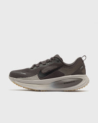 Nike Vomero 18 brown