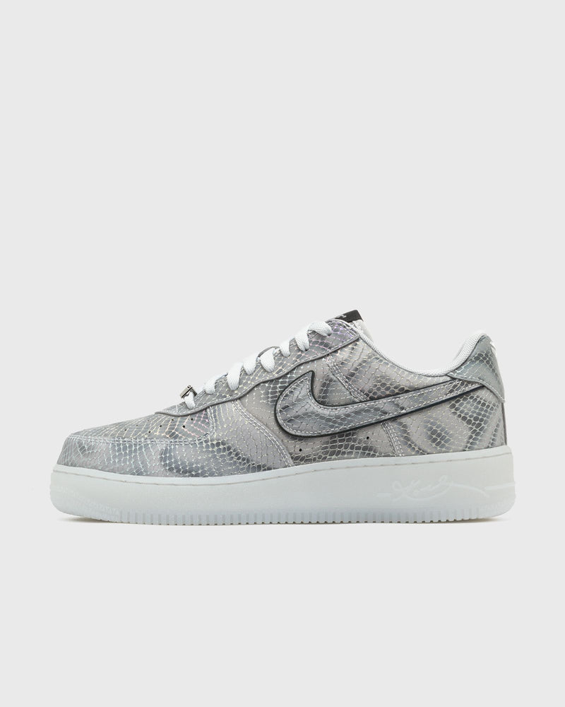 Nike X Kobe Bryant Air Force 1 Low "lenticular" blue