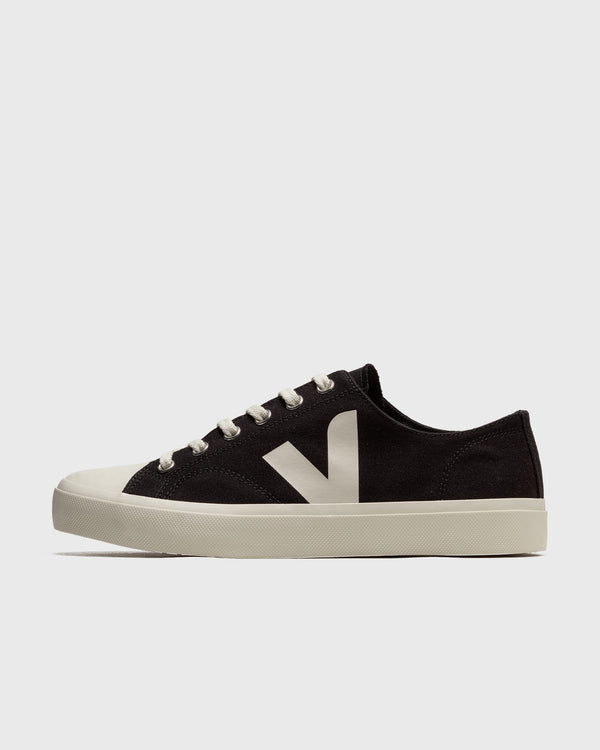 Veja WATA II LOW black