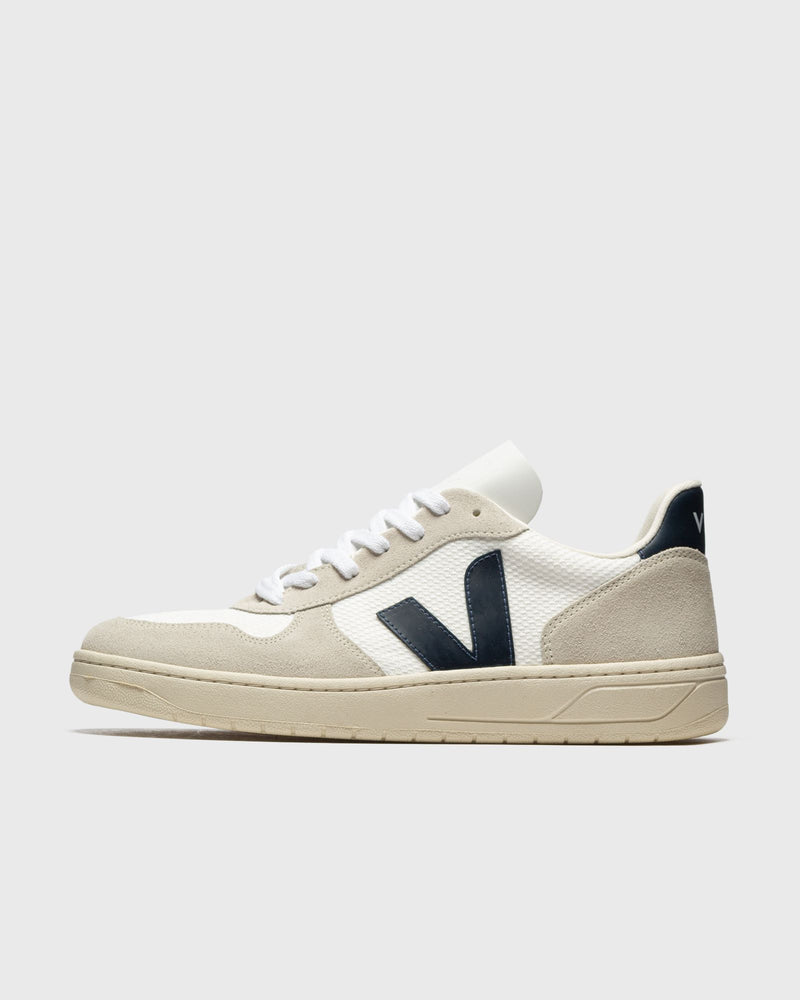 Veja V-10 B-MESH white