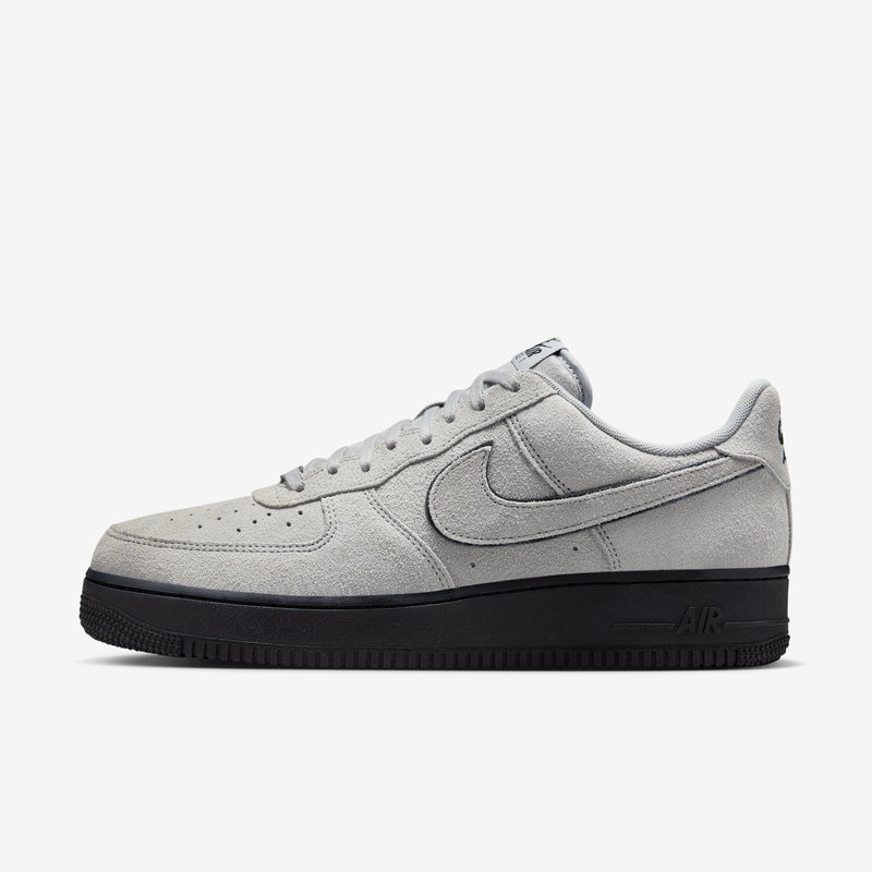Tenis para hombre Nike Air Force 1 '07 LV8 Gris