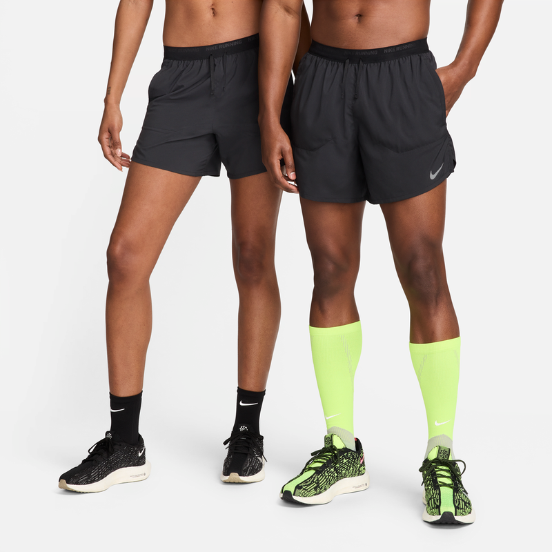 Shorts De Correr Dri-Fit De 13 Cm Con Forro De Ropa Interior Para Hombre Nike Stride Negro