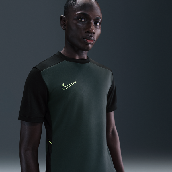 Playera De Futbol De Manga Corta Dri-Fit Para Hombre Nike Academy Verde