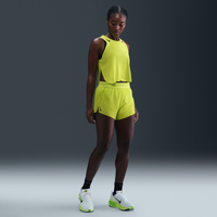 Shorts de correr Dri-FIT ADV de tiro medio de 8 cm con forro de ropa interior para mujer Nike AeroSwift Verde