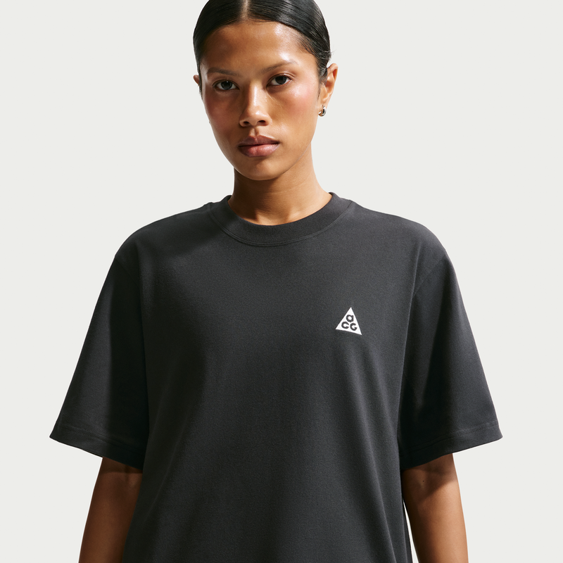 Playera de manga corta para mujer Nike ACG