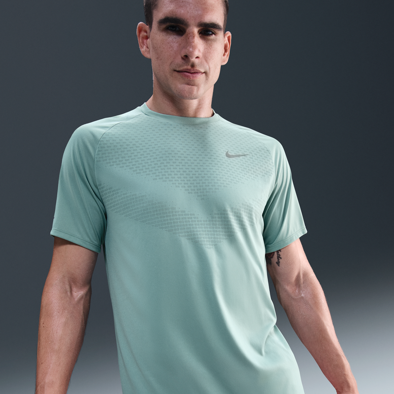 Playera de correr de manga corta Dri-FIT ADV para hombre Nike Stride Verde
