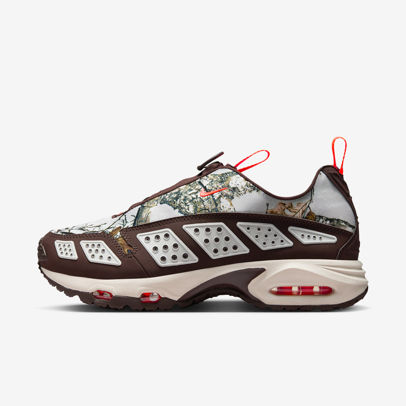 Tenis para mujer Nike Air Max SNDR RealTree Marrón