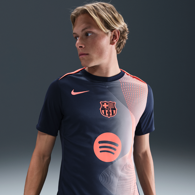Playera de fútbol Nike Dri-FIT para antes del partido para hombre FC Barcelona Academy Pro Alternativa